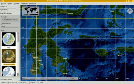 Satelitní snímek Celebesu (Sulawesi) v klasické Merkatorově projekci používané v papírových atlasech