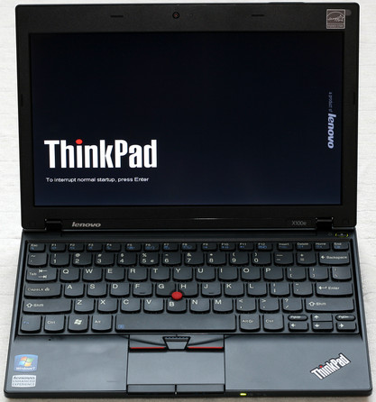 ThinkPad X100e při startu