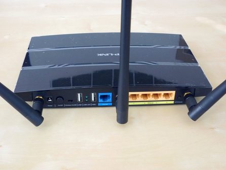 Zadní panel routeru
