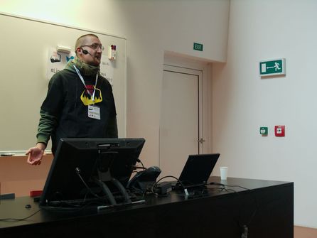 Tomáš Chvátal popisuje openSUSE Leap