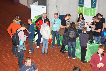 Stánek firmy SUSE a distribuce openSUSE na LinuxDays