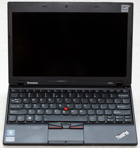 Otevřený ThinkPad X100e zepředu